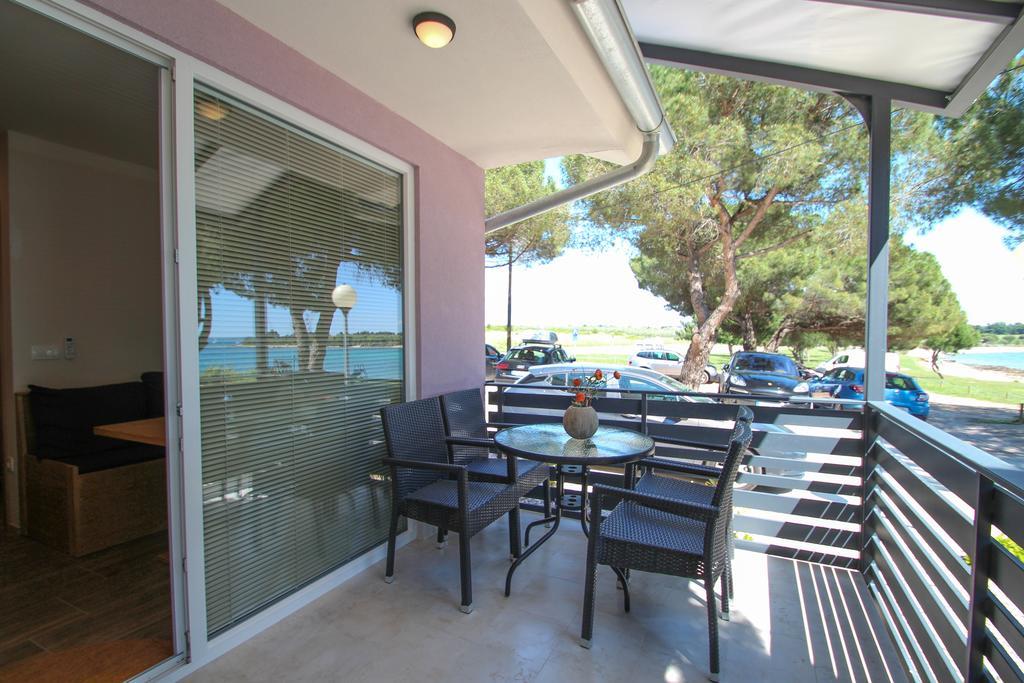 Apartments Erica Lux Novigrad Istria Esterno foto